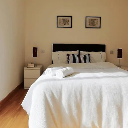 Nyaraló Superbly Located Bright And Airy Mews. *